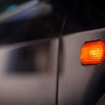 Smerniki za avto – zakaj jih moramo uporabljati in kdaj je čas za njihovo zamenjavo?